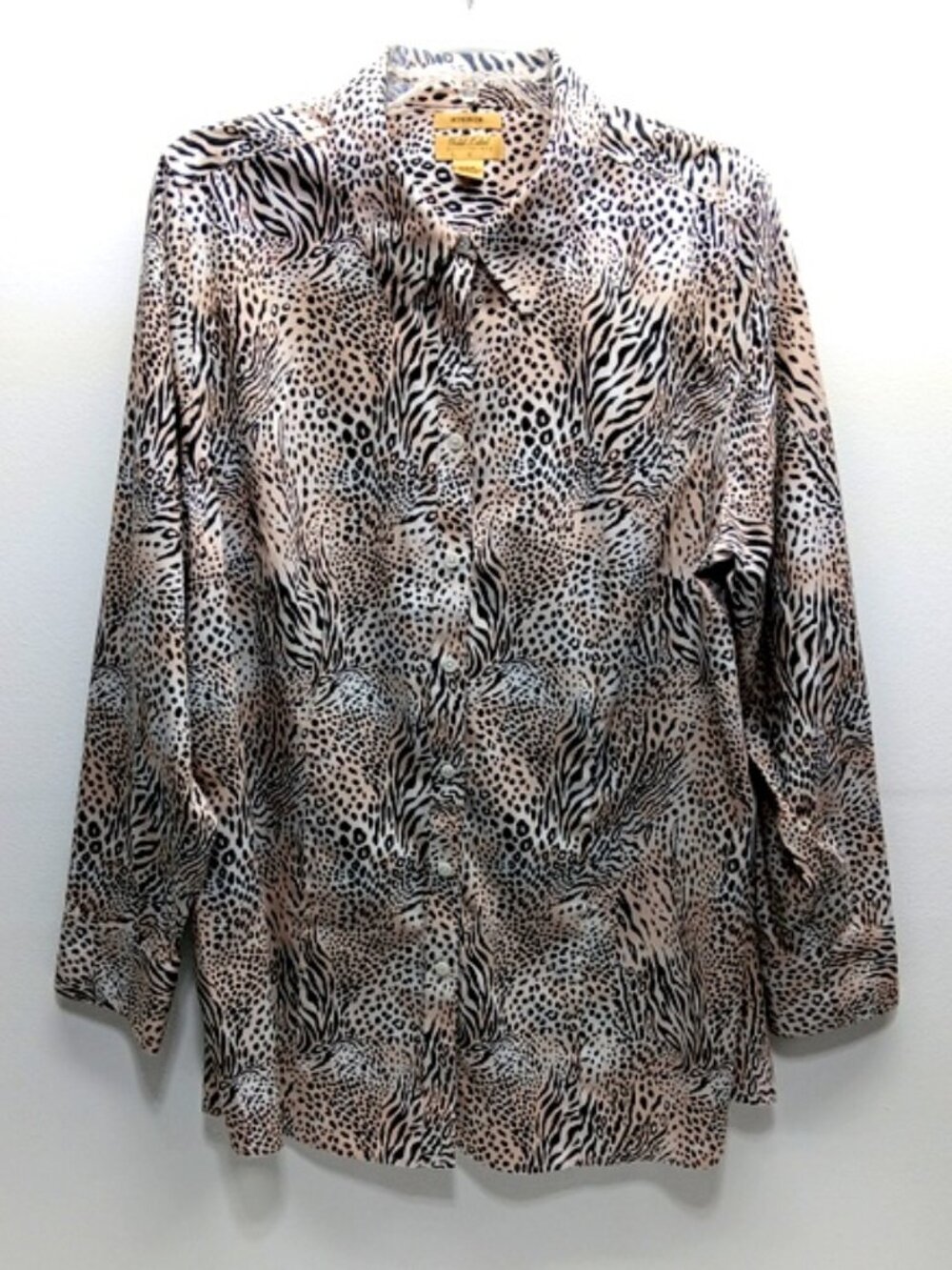 Gold Label Investments Women’s Animal Print Button Down Non-Iron Top – Size: 20W